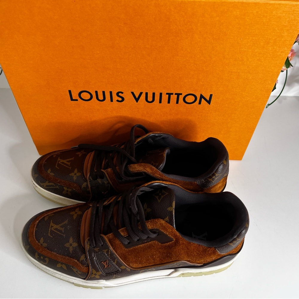 1000% AUTHENTIC Louis Vuitton LOW TRAINERS - Picture 2 of 5